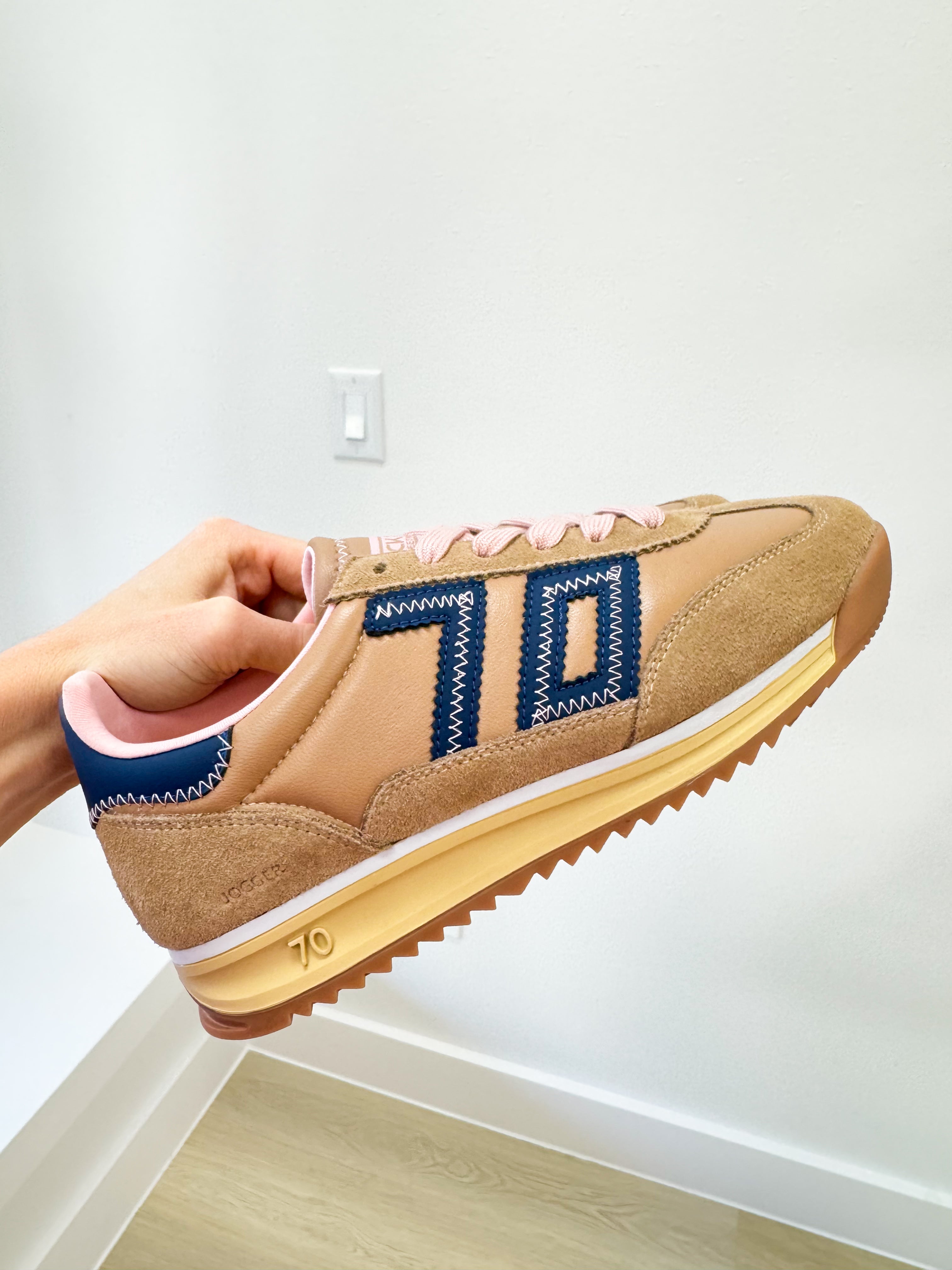 Cherie_Y【美品】the urban blance Beige Cloud Back 70 Sneakers – Chérie Lane