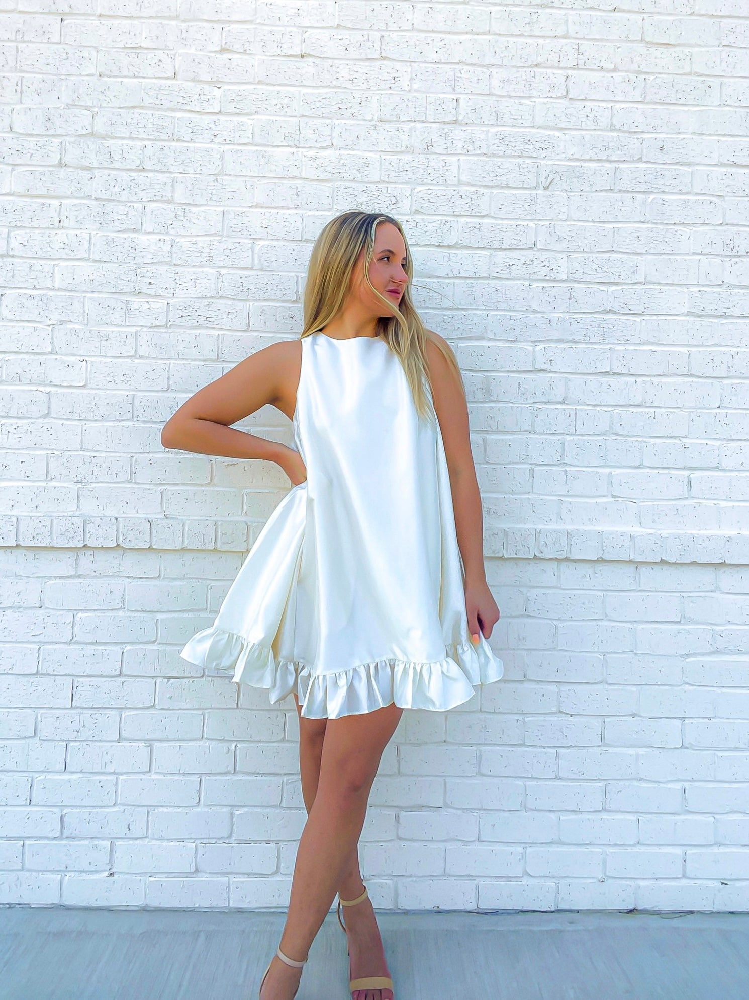Sleeveless Taffeta Pearl Button Mini Dress – Chérie Lane
